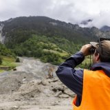 Le pont du Fregnoley a été emporté le 2 juin, coupant la route entre Champsec et Lourtier. Celle-ci devrait être rétablie la semaine prochaine (archives). KEYSTONE/SALVATORE DI NOLFI